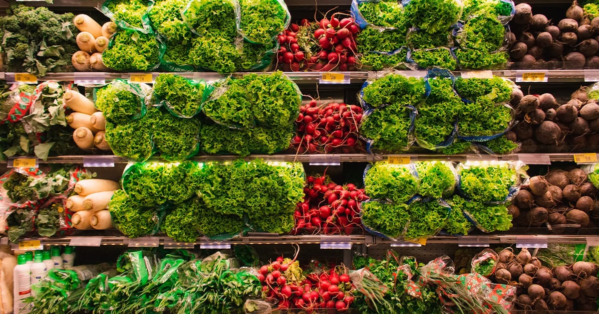 Fully-stocked-produce-aisle-02